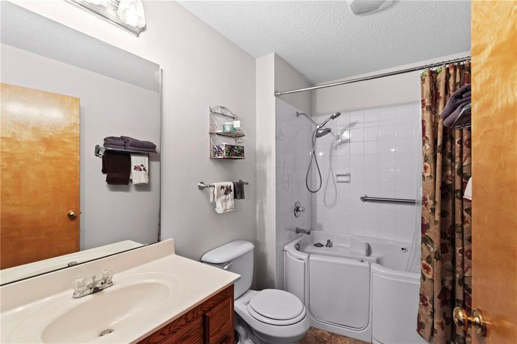 206 E 22nd Terrace Property Photo 13