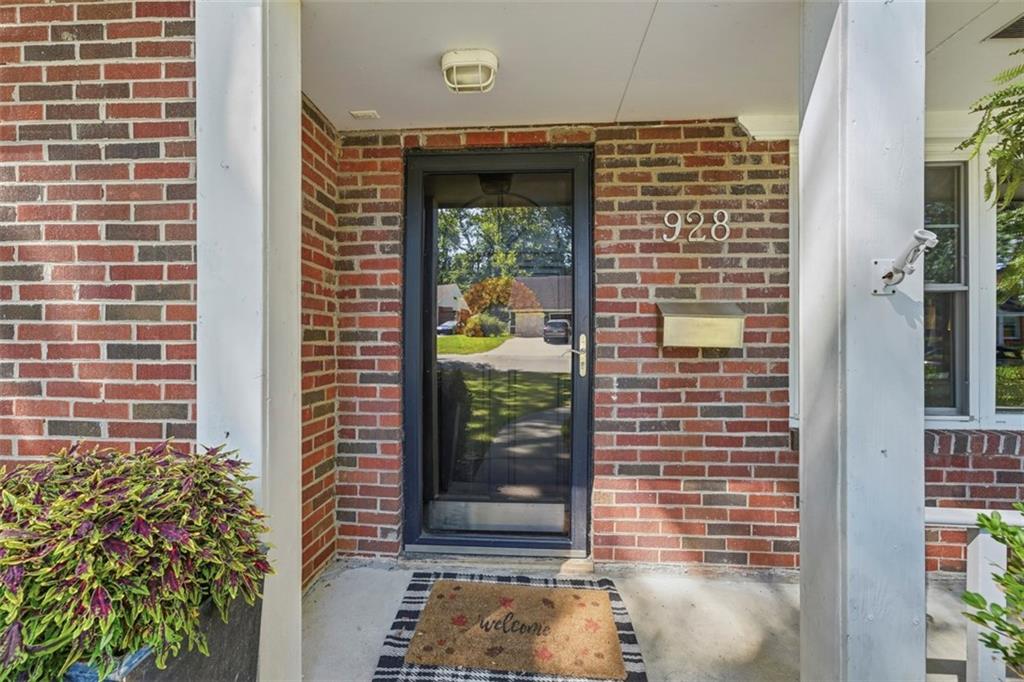 928 E Drumm Circle Property Photo 3