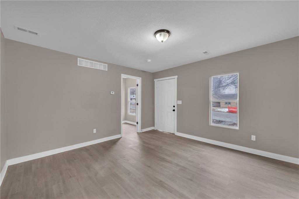 1420 S Appleton Avenue Property Photo 6