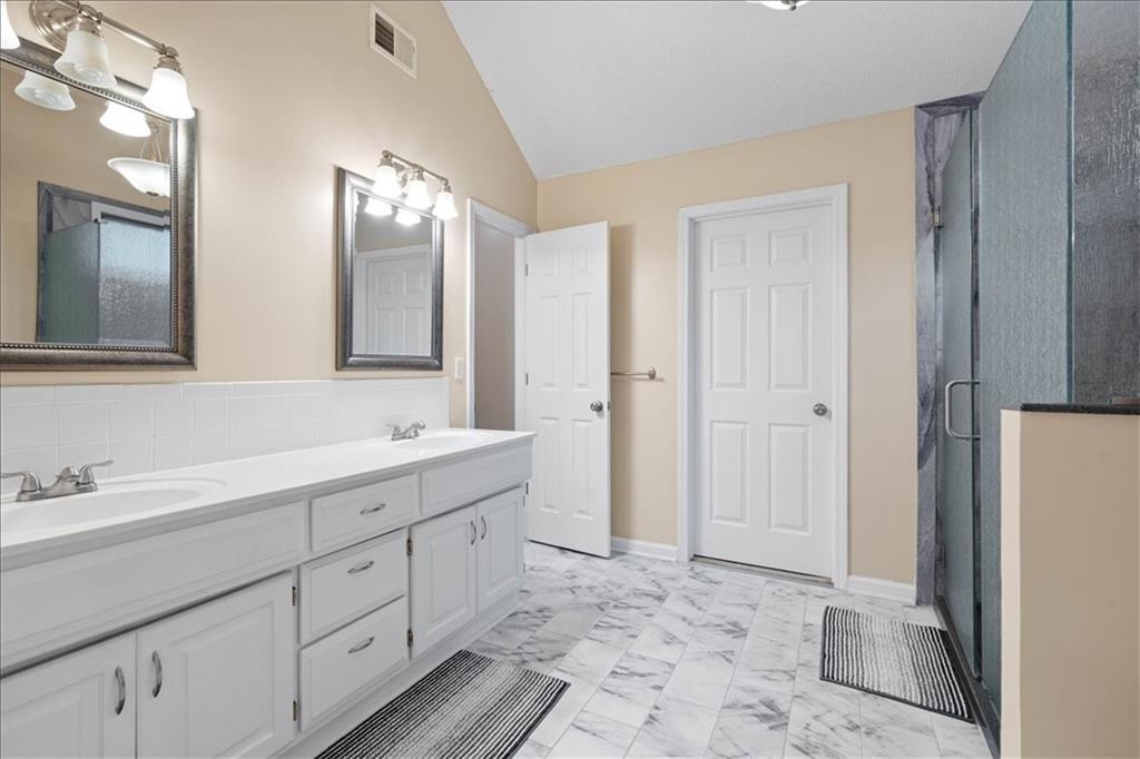 12717 Eby Street Property Photo 20