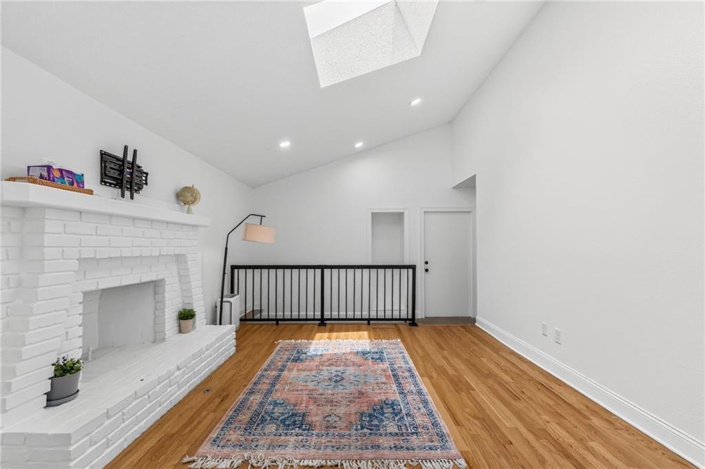 10512 N Oak Trafficway Property Photo 10