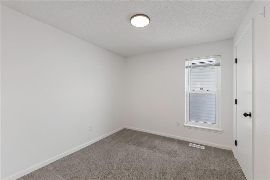 10512 N Oak Trafficway Property Photo 19