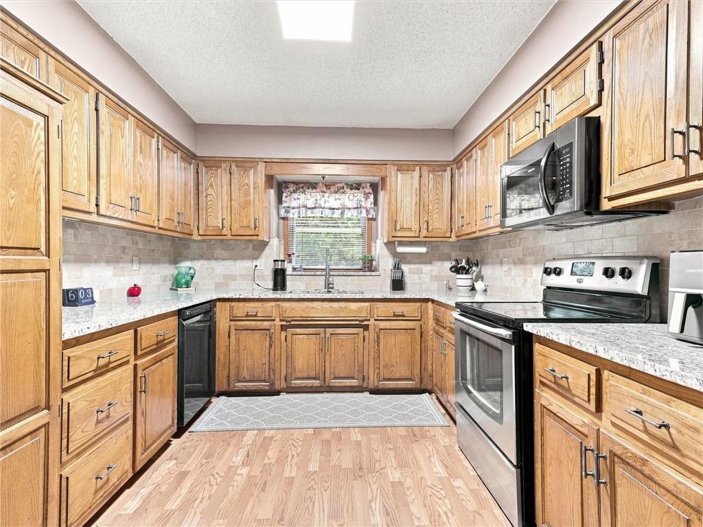 4109 Nw 64th Place Property Photo 8
