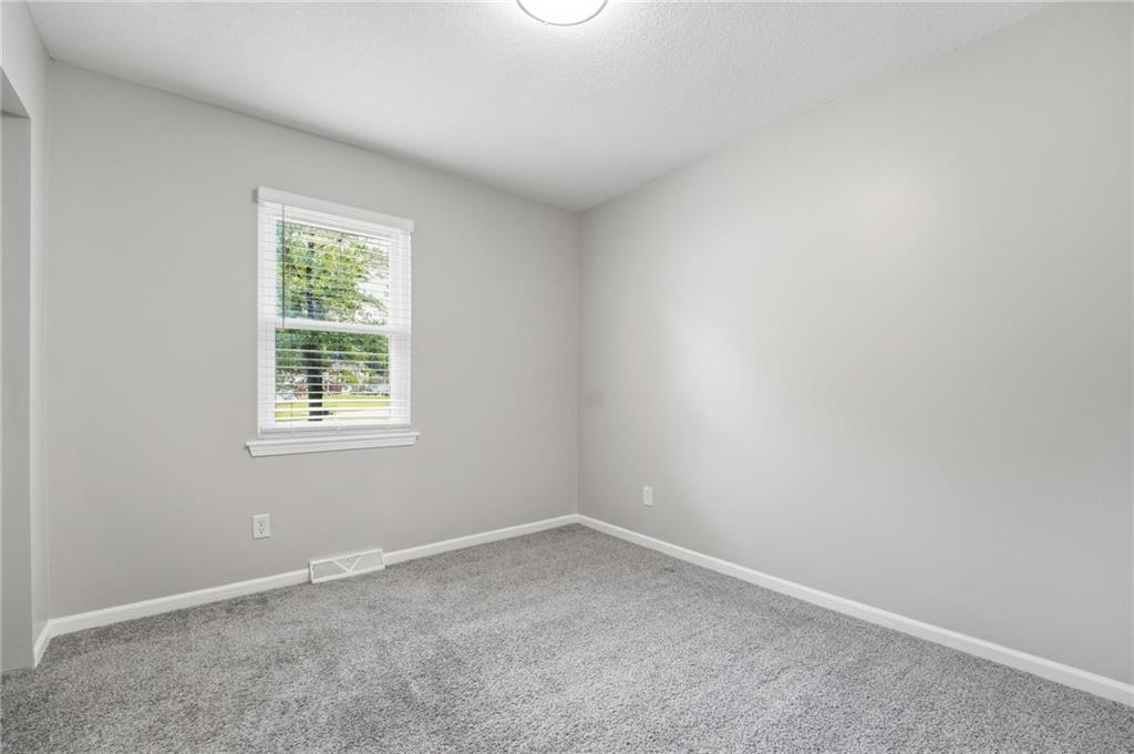1010 E Langsford Road Property Photo 25