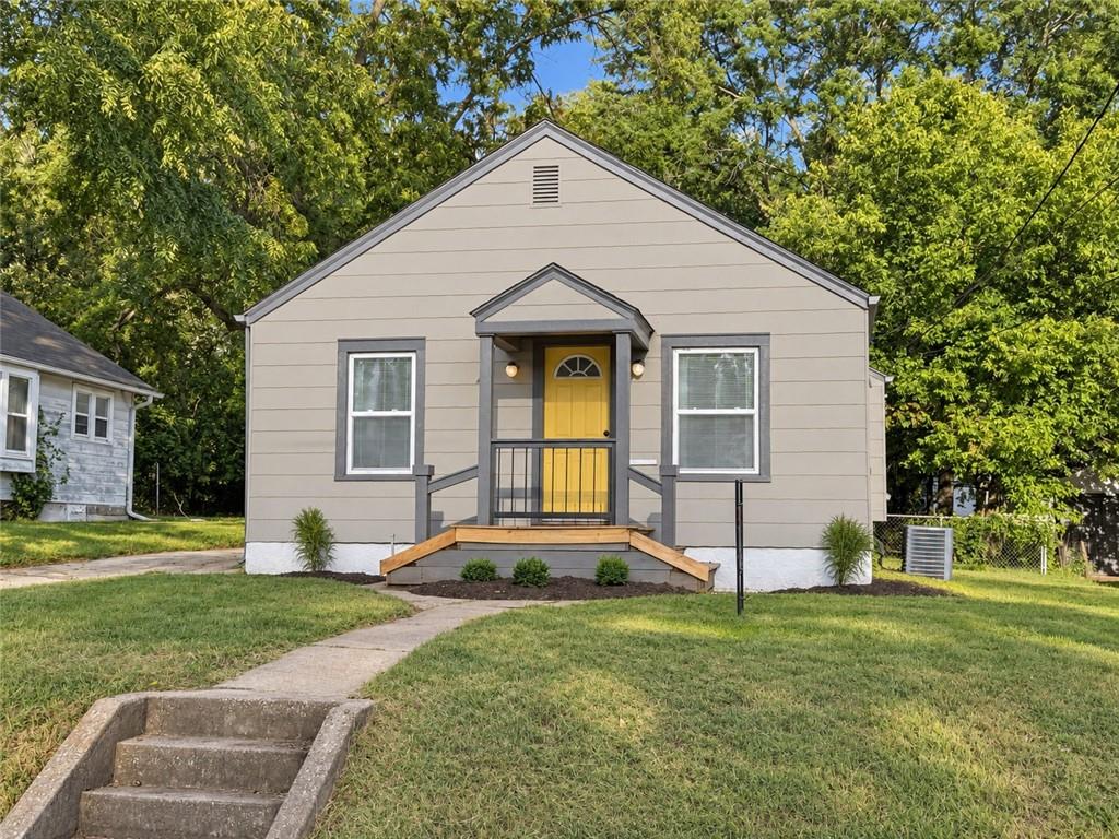 1125 S DODGION Avenue Property Photo 1