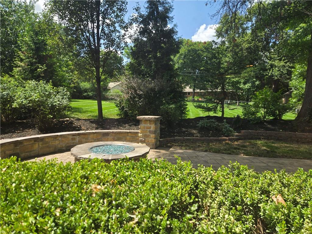 9536 Manor Road Property Photo 3