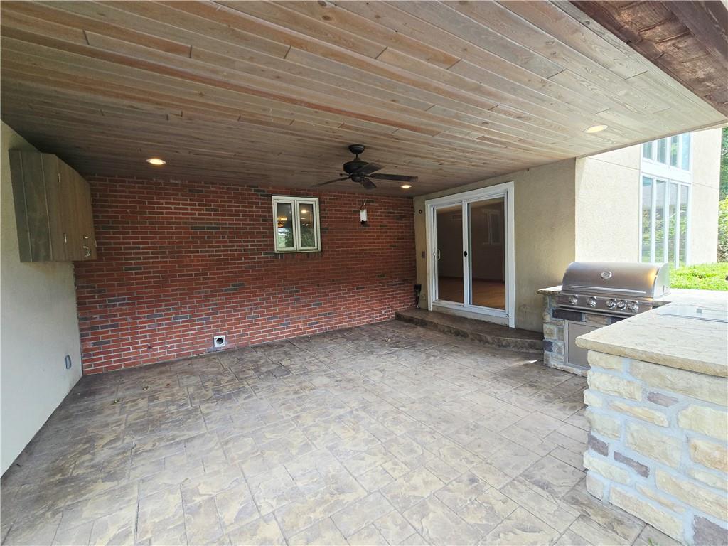 9536 Manor Road Property Photo 4