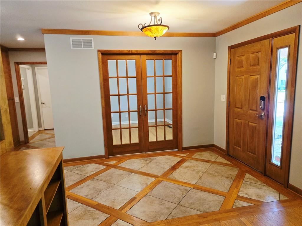 9536 Manor Road Property Photo 5