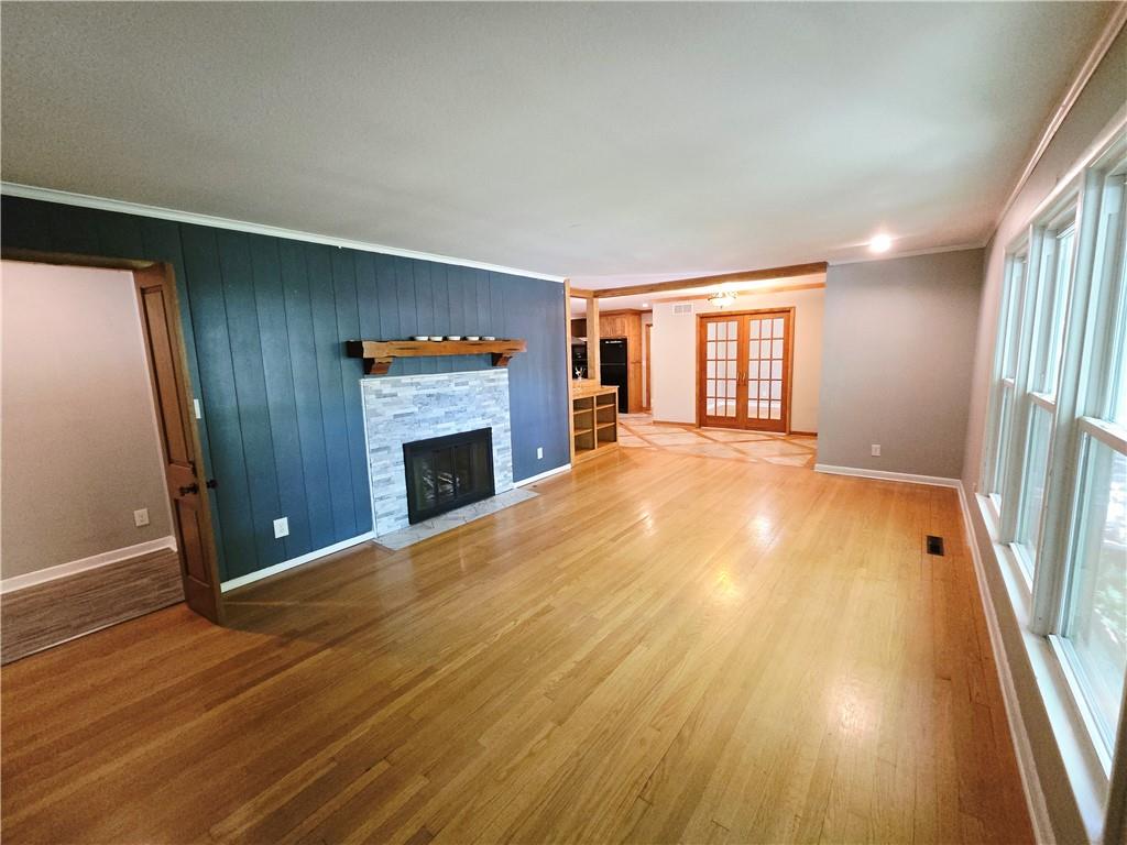 9536 Manor Road Property Photo 6