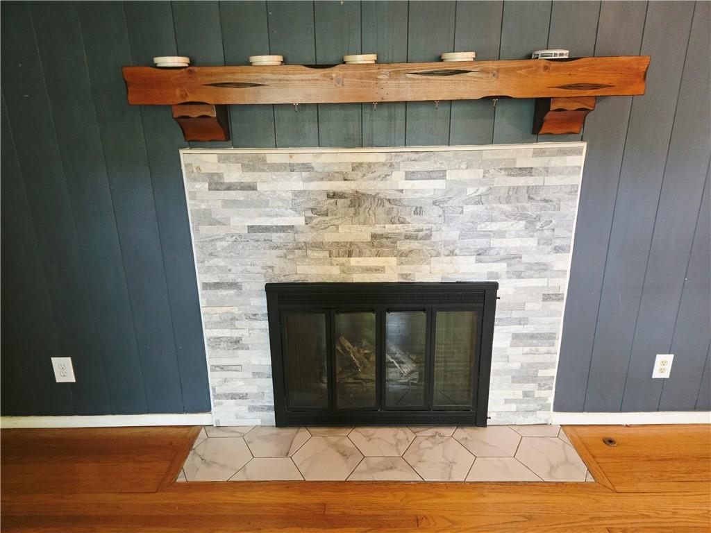 9536 Manor Road Property Photo 7