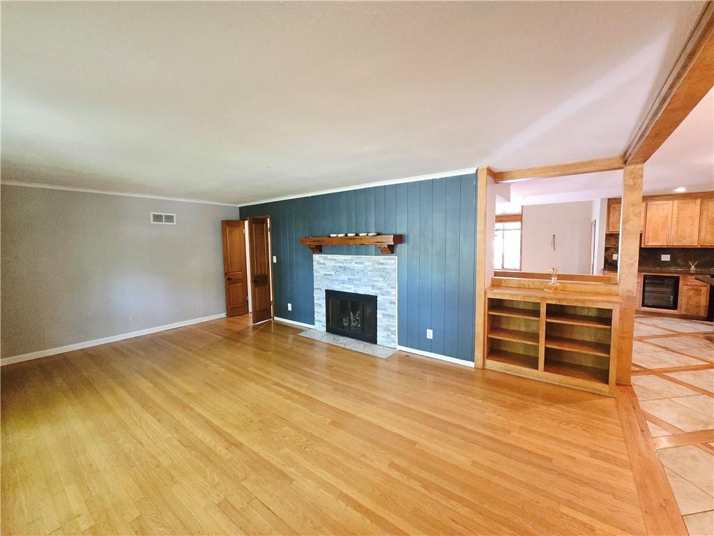 9536 Manor Road Property Photo 8