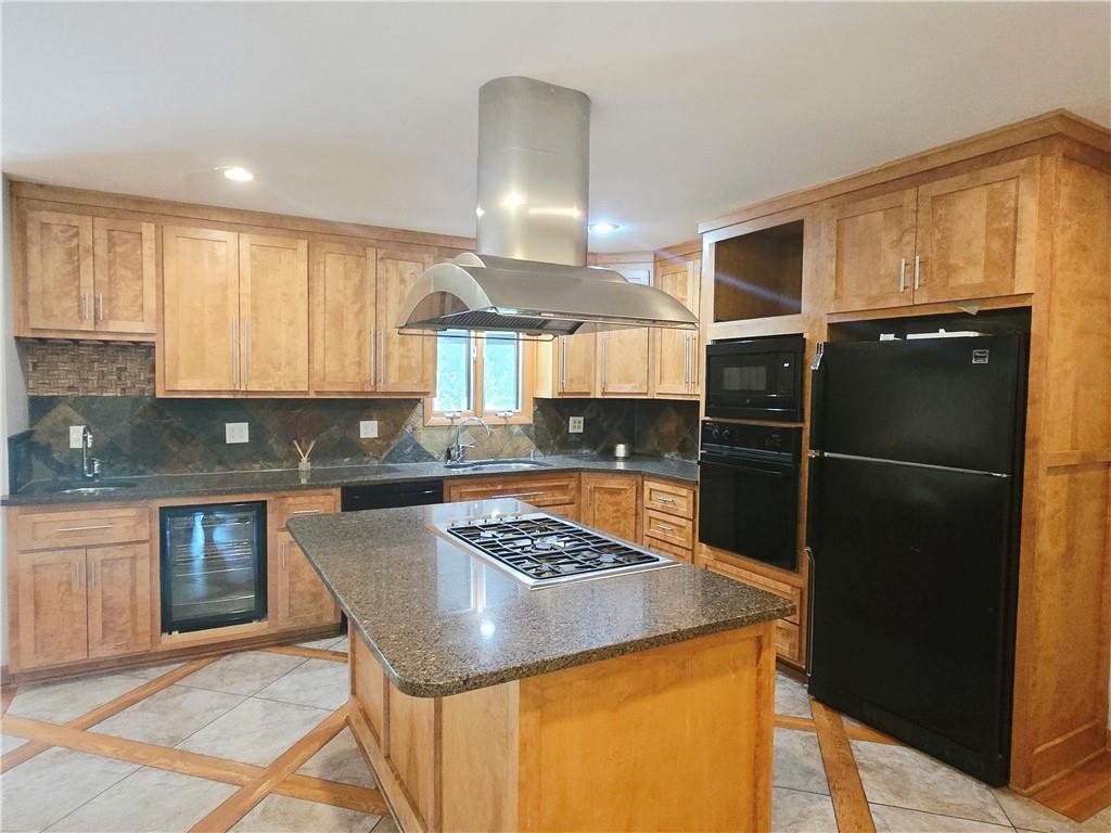 9536 Manor Road Property Photo 10