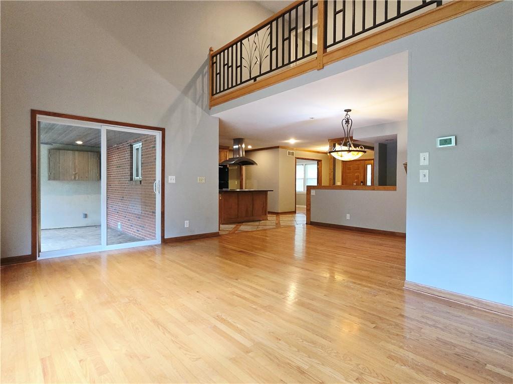 9536 Manor Road Property Photo 12