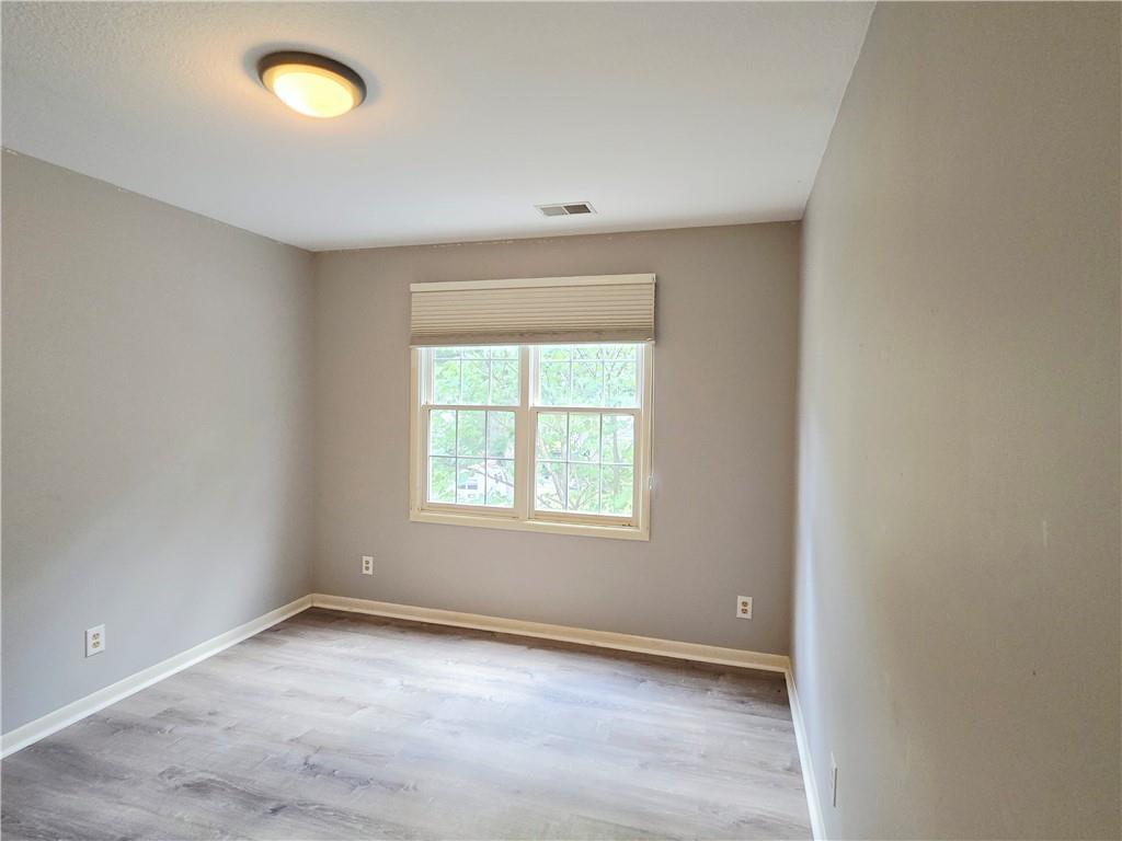 9536 Manor Road Property Photo 21