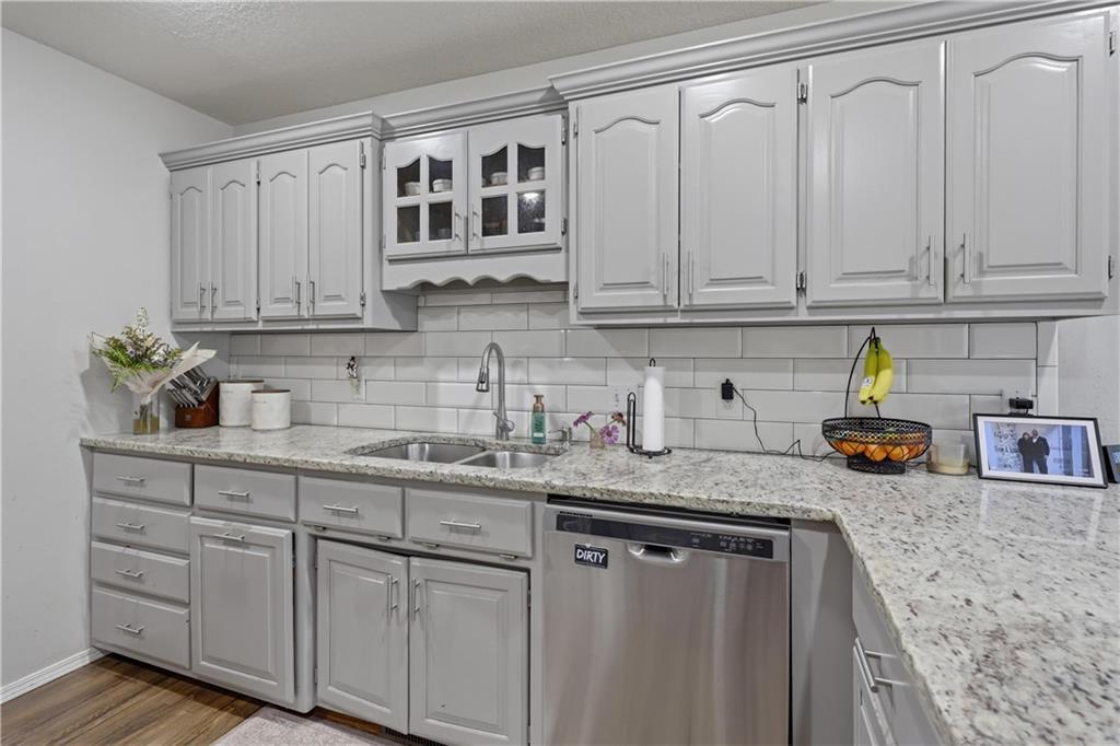 1915 Goetz Boulevard Property Photo 20