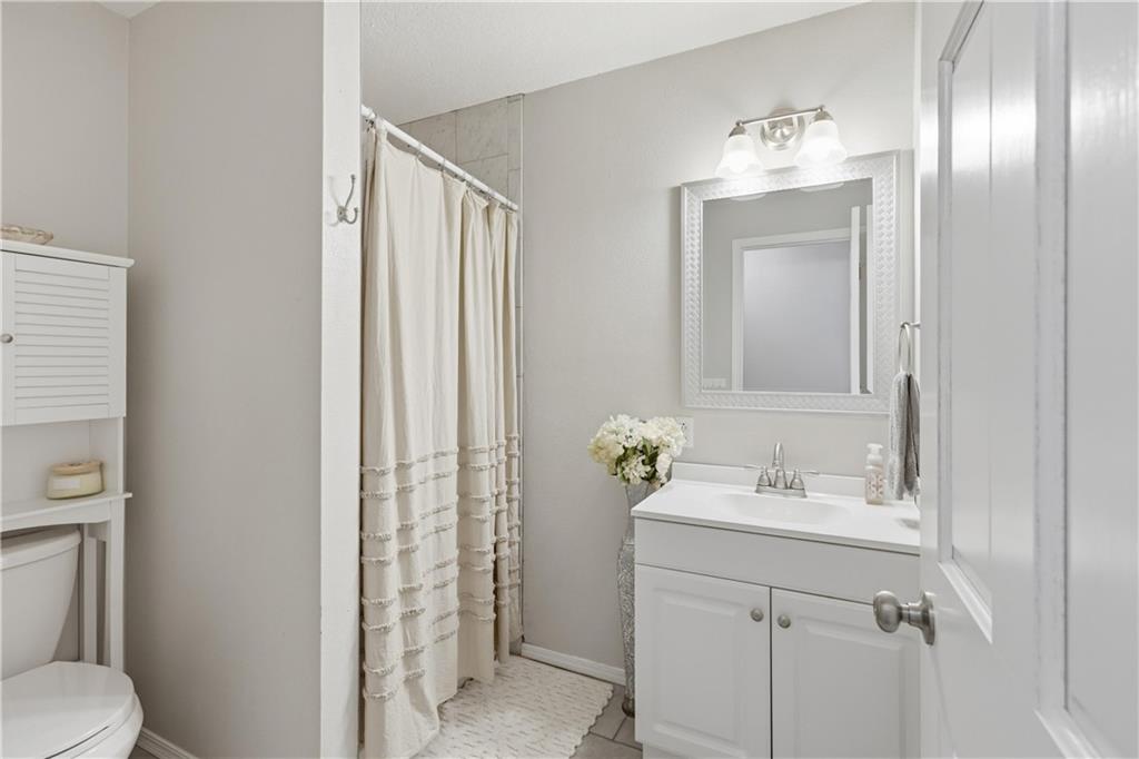1915 Goetz Boulevard Property Photo 32