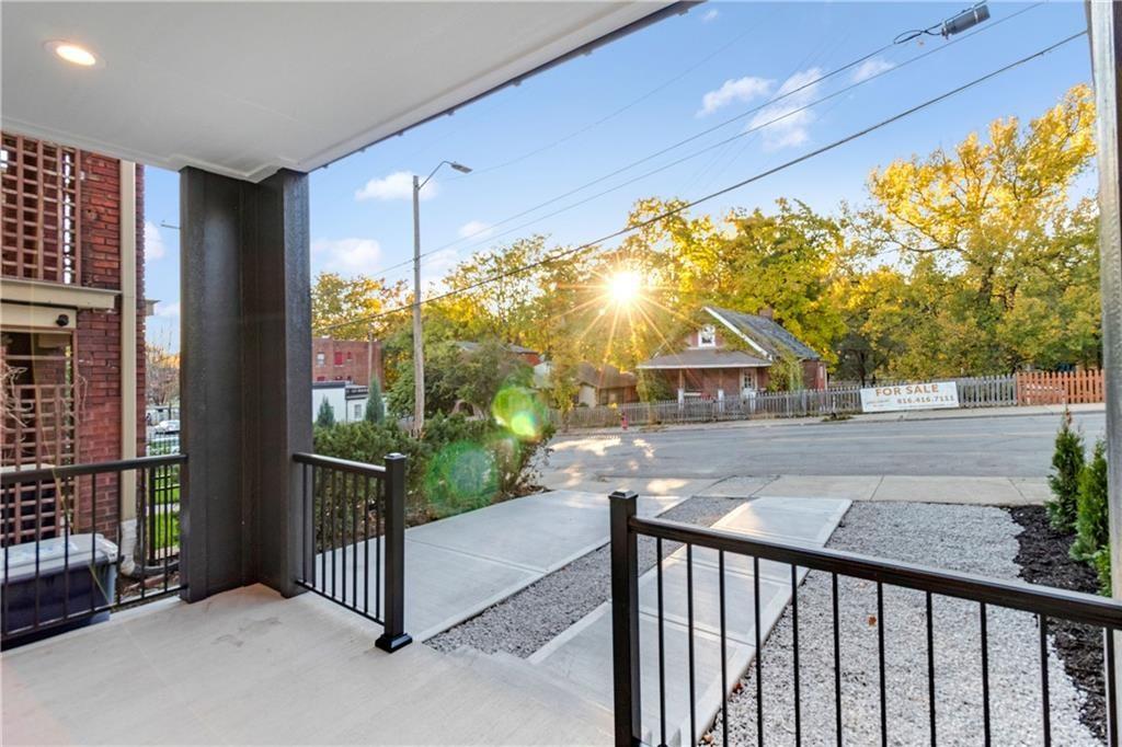 2019 Summit Street Property Photo 8