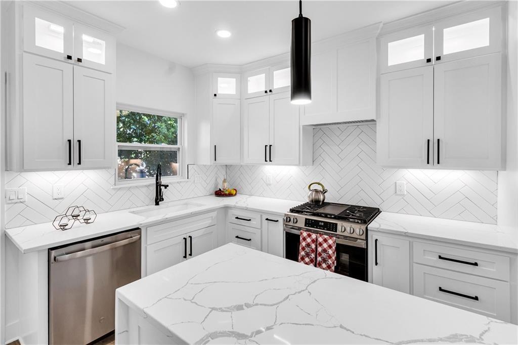 2019 Summit Street Property Photo 11