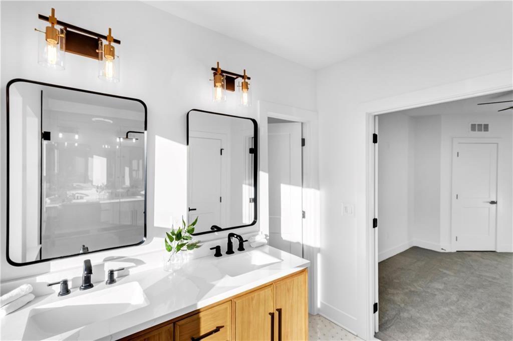 2019 Summit Street Property Photo 20