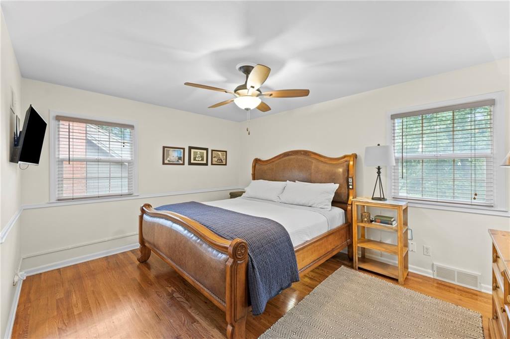 9527 Cedar Street Property Photo 13