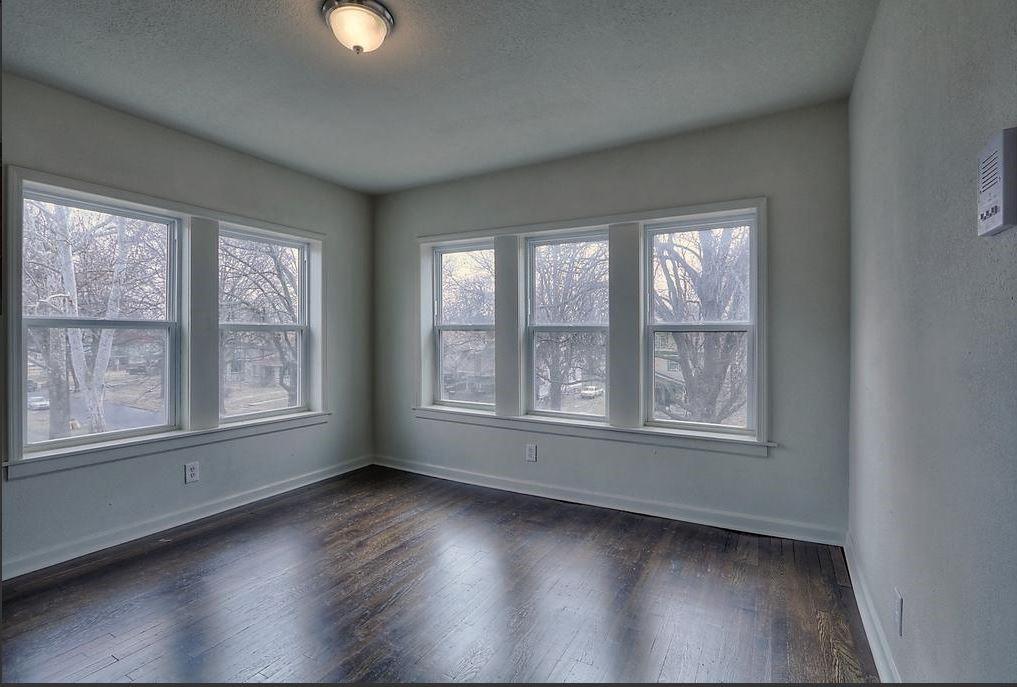 2912 Lockridge Street Property Photo 6