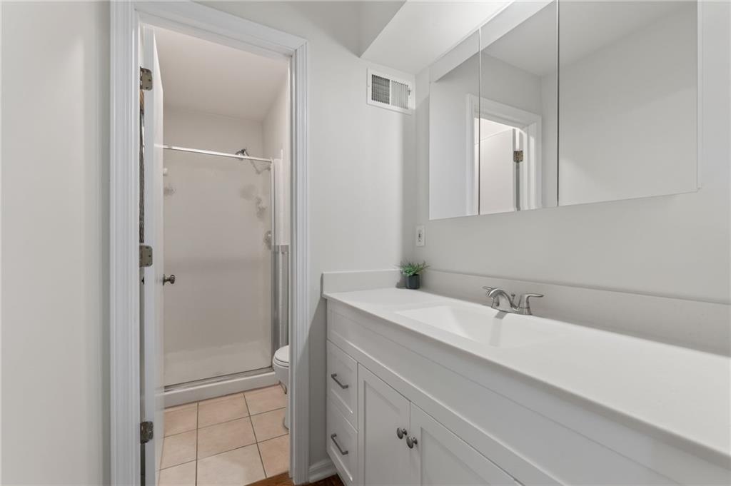 7401 N Strathbury Avenue Property Photo 17
