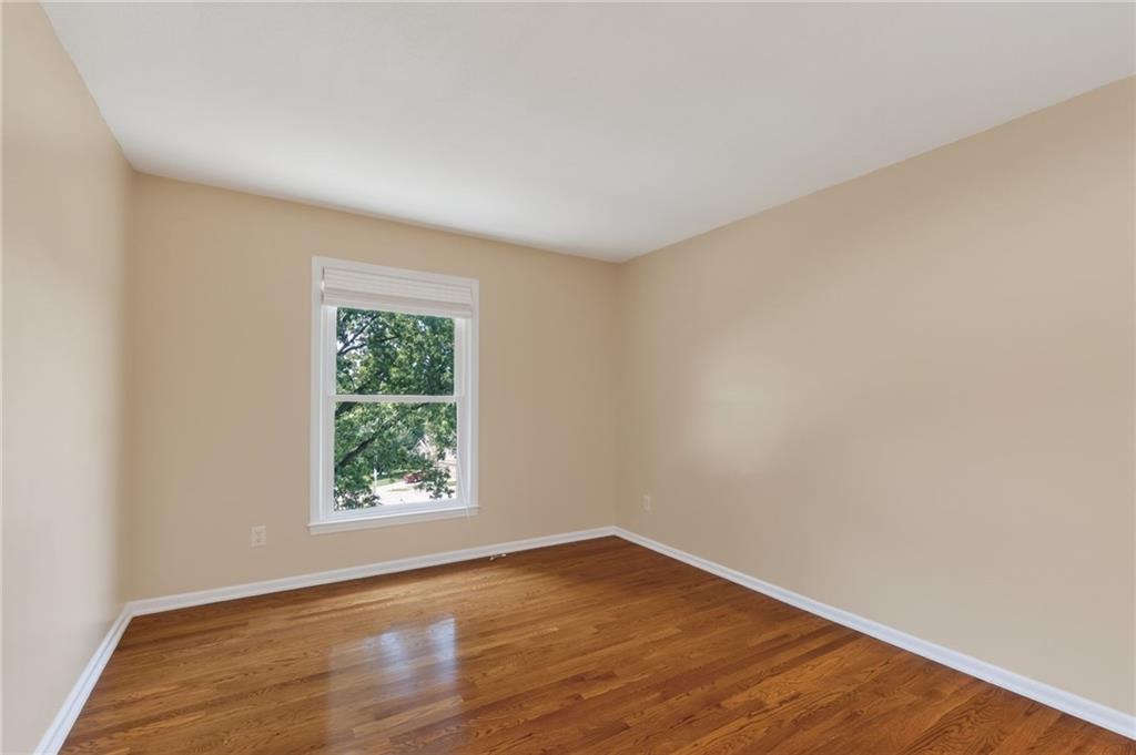 7401 N Strathbury Avenue Property Photo 20
