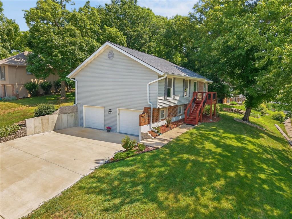 7401 N Strathbury Avenue Property Photo 37