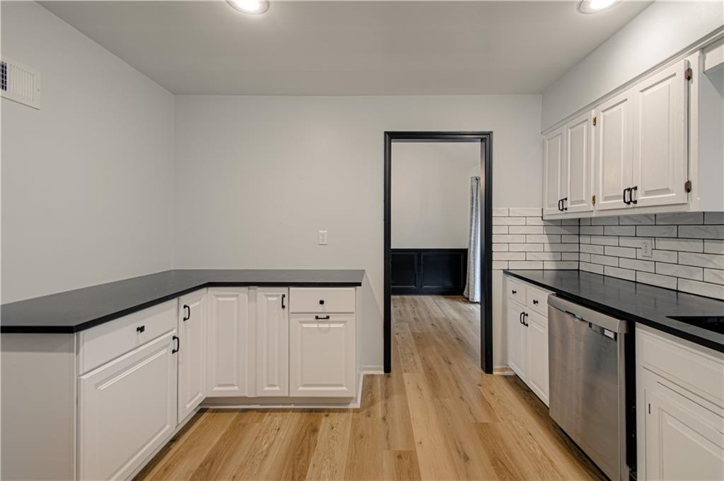 5624 N Gladstone Place Property Photo 8