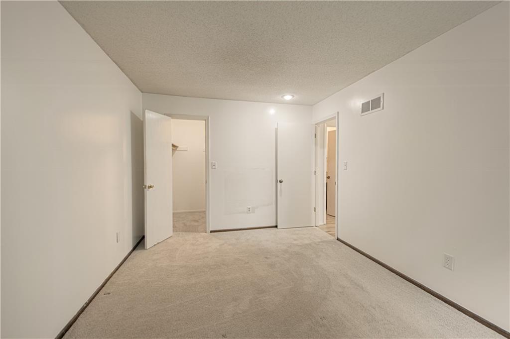 5624 N Gladstone Place Property Photo 10