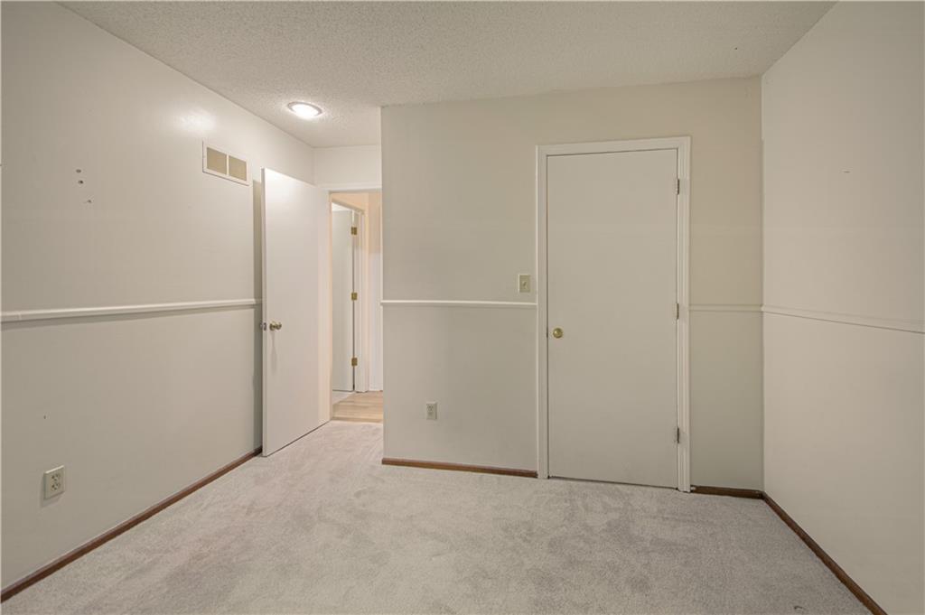 5624 N Gladstone Place Property Photo 14