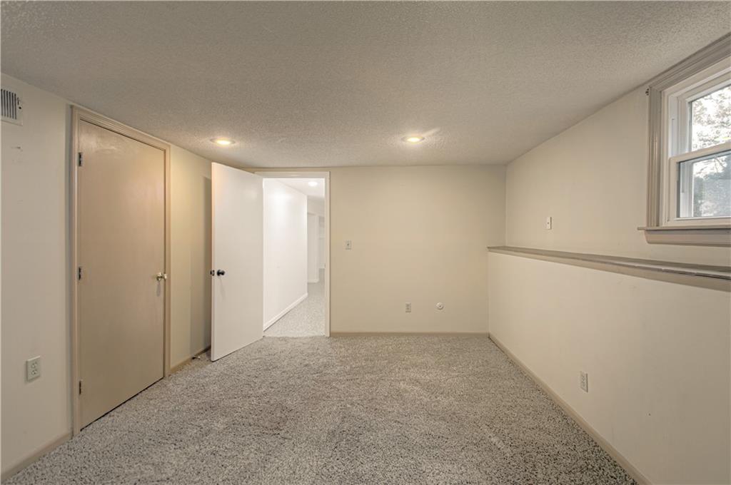 5624 N Gladstone Place Property Photo 28