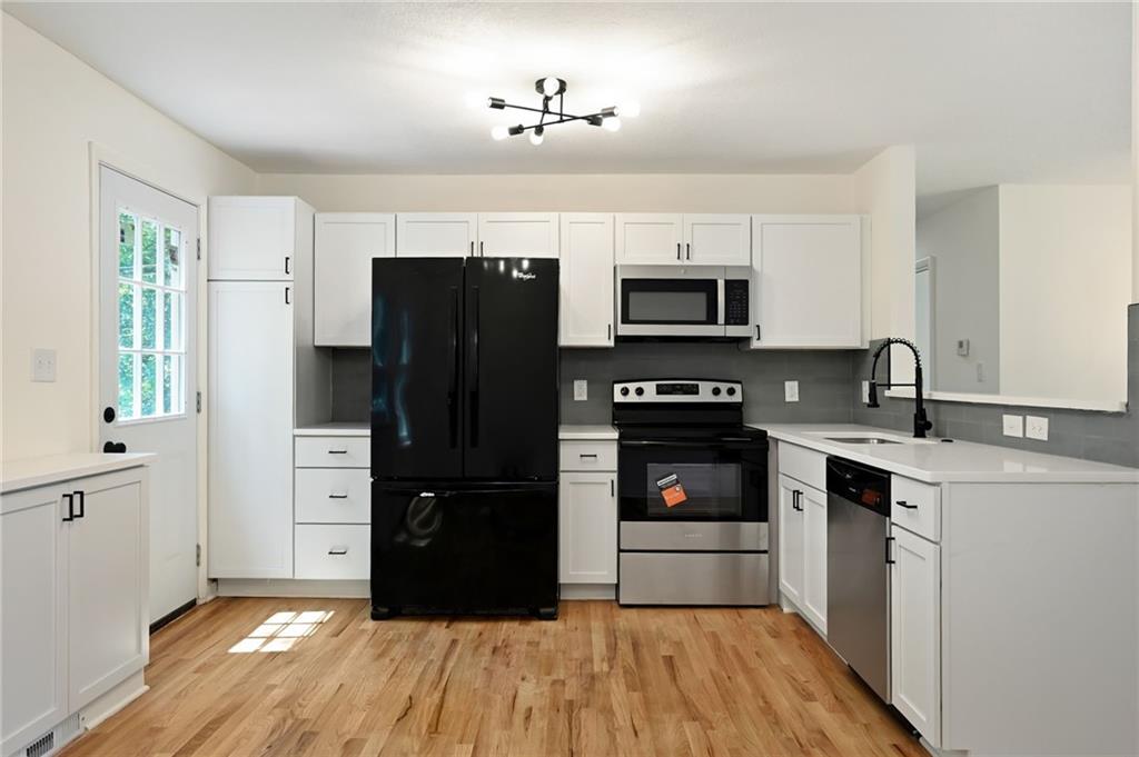 8263 Barnett Avenue Property Photo 9