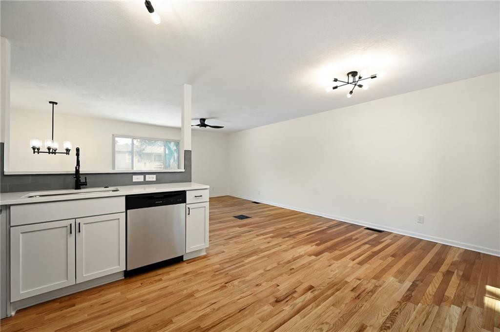 8263 Barnett Avenue Property Photo 10