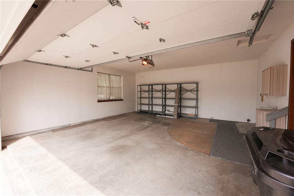 5209 S Megan Drive Property Photo 5