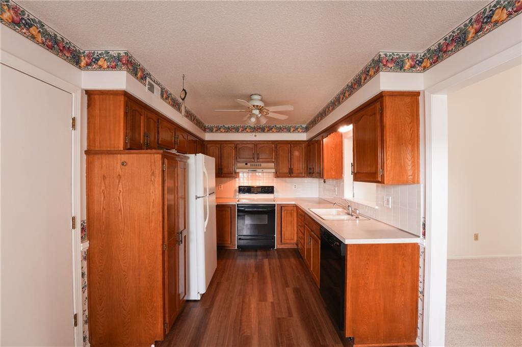 5209 S Megan Drive Property Photo 6