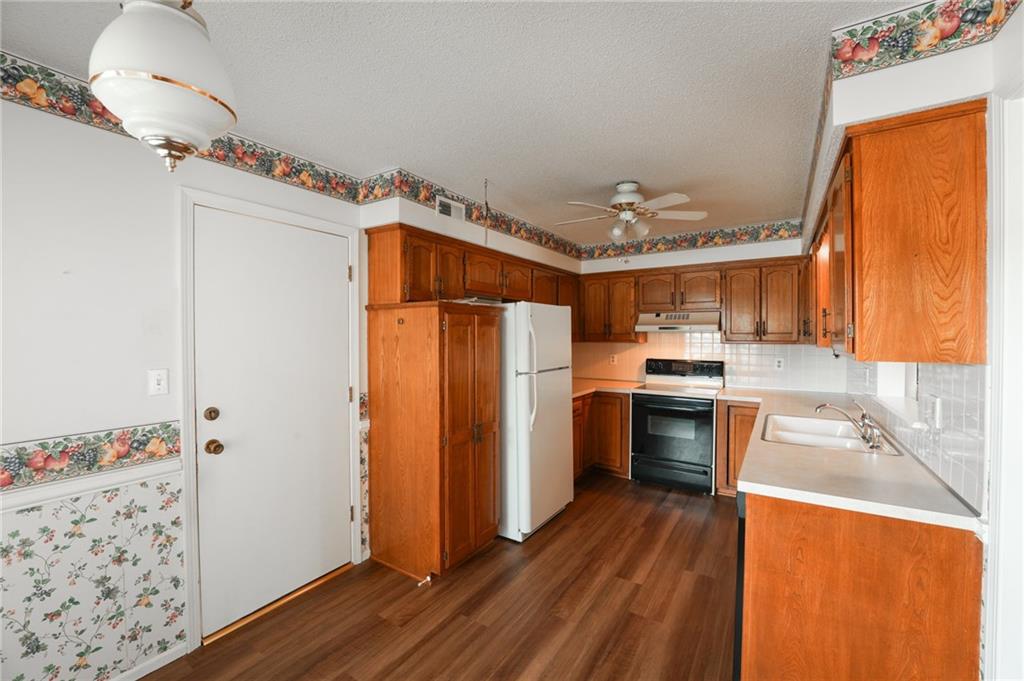 5209 S Megan Drive Property Photo 7
