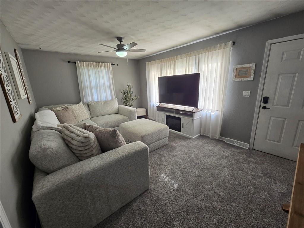 607 May Street Property Photo 6