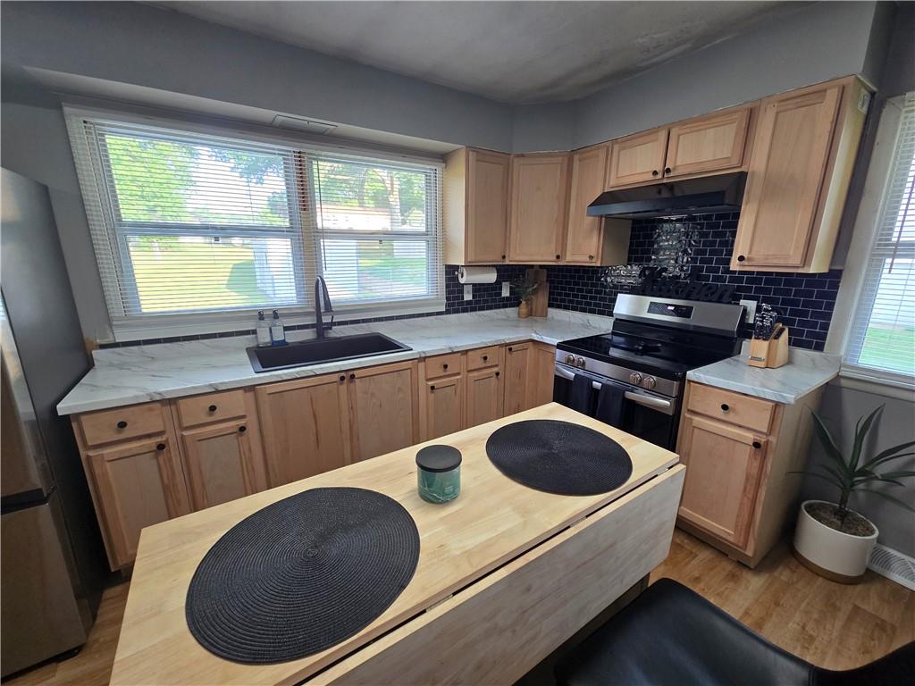 607 May Street Property Photo 9