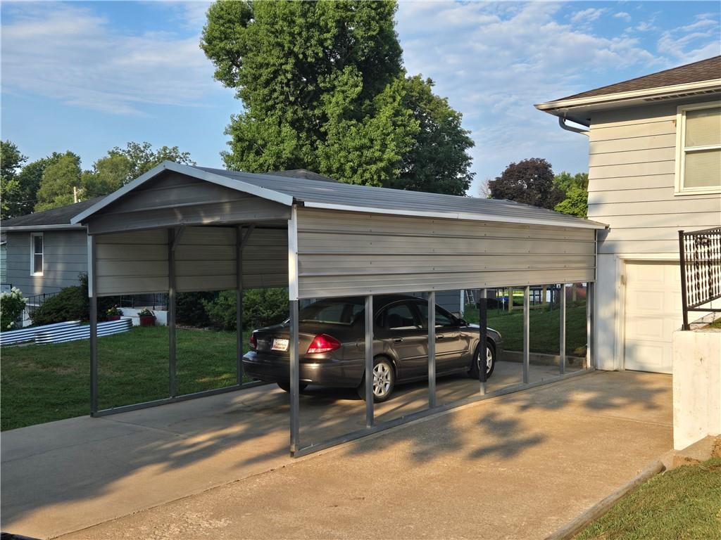 607 May Street Property Photo 42