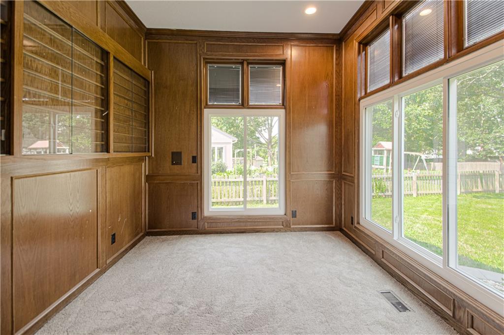 2452 Nw Valley View Drive Property Photo 9