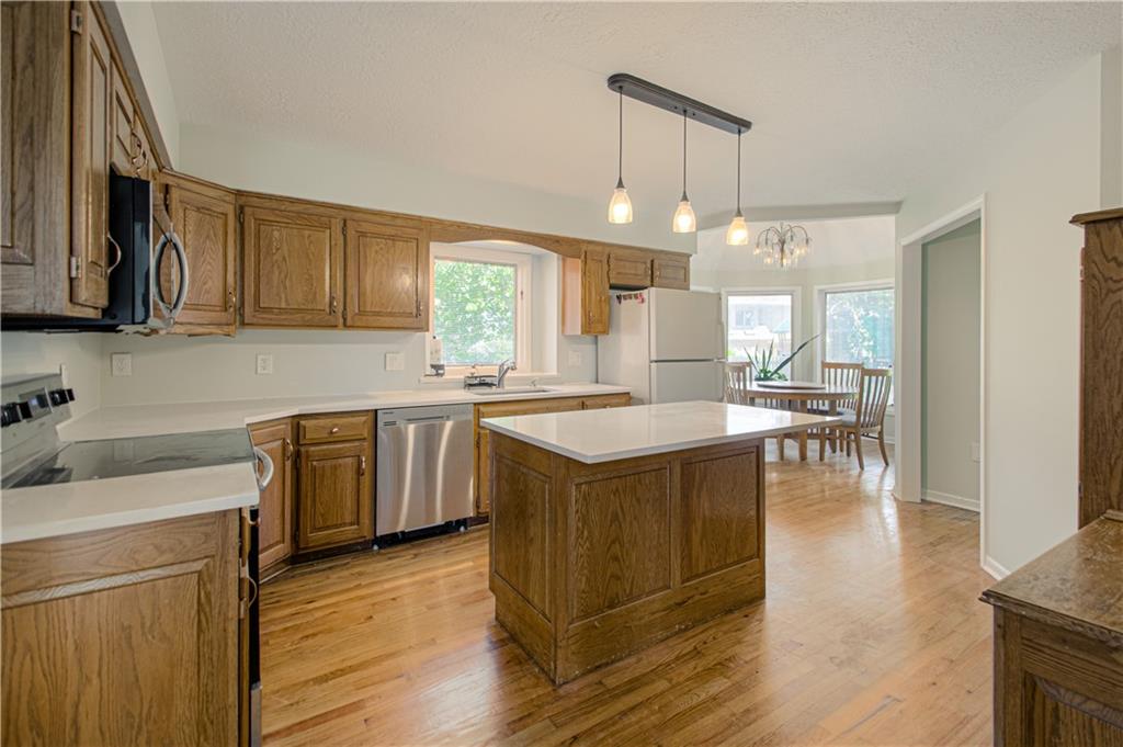 2452 Nw Valley View Drive Property Photo 10