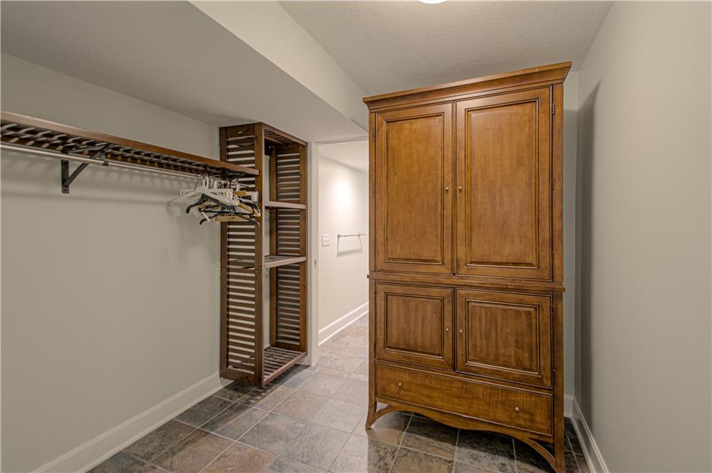 2452 Nw Valley View Drive Property Photo 35
