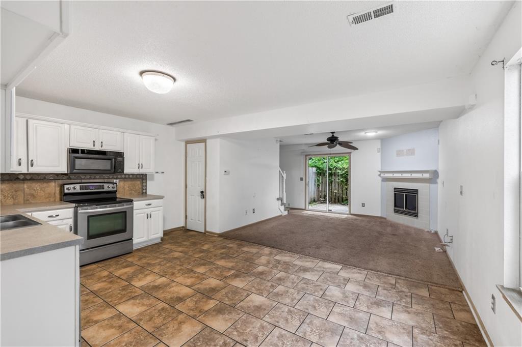 15521 E 48th Street Property Photo 6