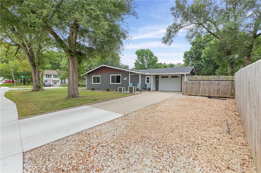 1333 E 19th Street Property Photo 1