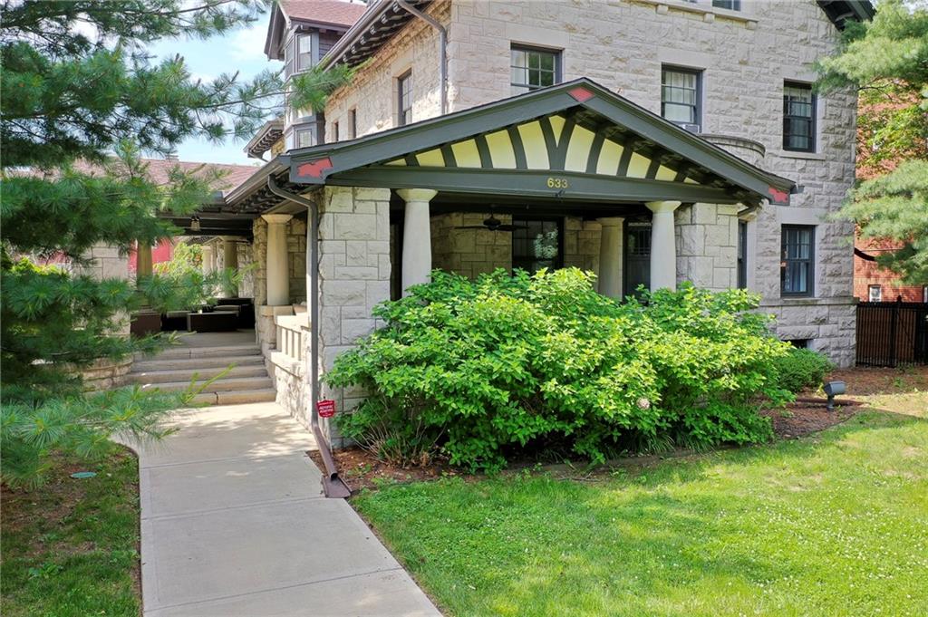 633 E Armour Boulevard Property Photo 2
