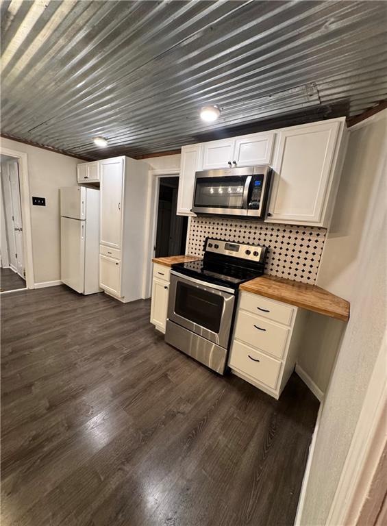 1612 N Elm Street Property Photo 4