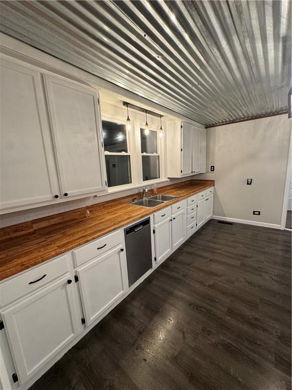 1612 N Elm Street Property Photo 5