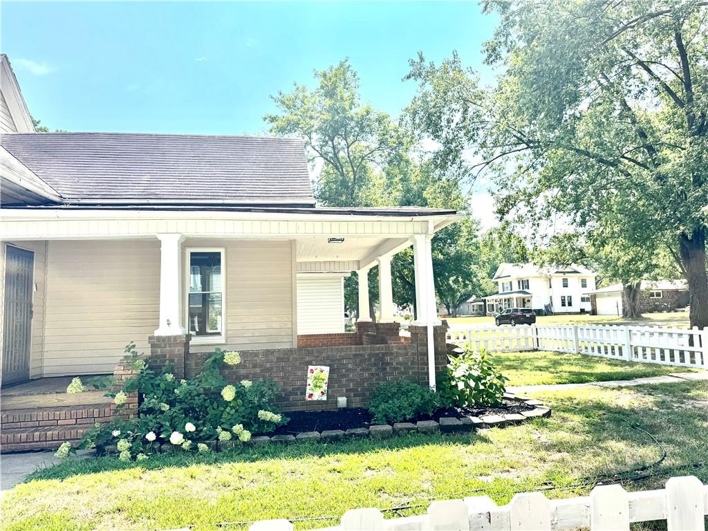 1612 N Elm Street Property Photo 24