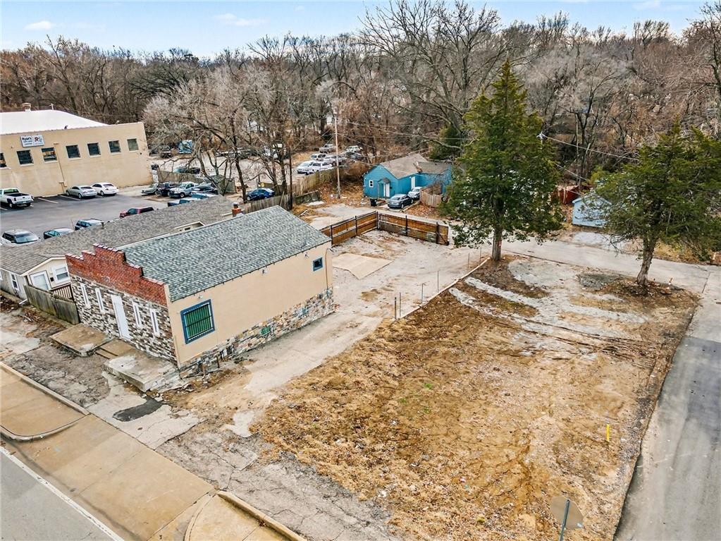 11303 E Truman Road Property Photo 33